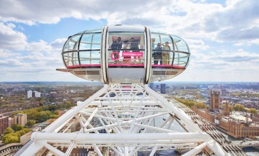 London: Harry Potter Tour & London Eye w/ Fast Track Tickets - King’s Cross and the Platform 9 ¾ meeting point