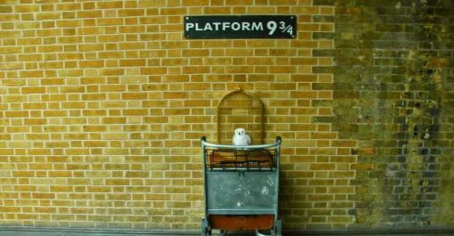 London: Harry Potter Tour, River Cruise & The London Dungeon - Starting at Platform 9 ¾ in King’s Cross