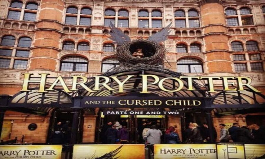 London: Harry Potter Tour, River Cruise & The London Dungeon - London Bridge and the 40-minute Thames cruise