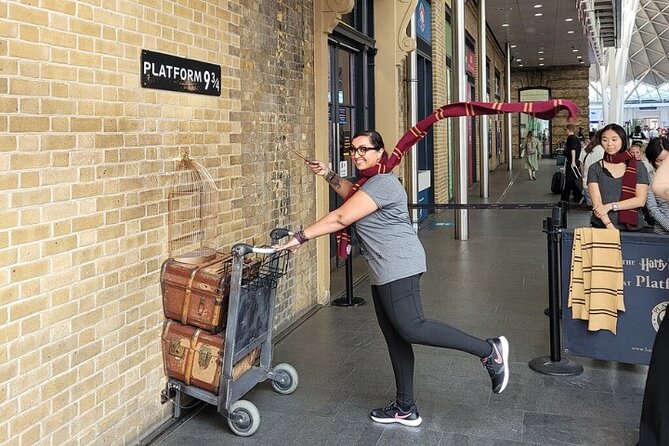 London: Harry Potter Walking Tour with Platform 9 3/4 - St Pancras and the Weasley car scene