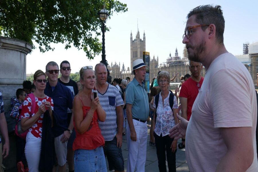 London: James Bond Filming Locations Bus Tour - Key points before you book