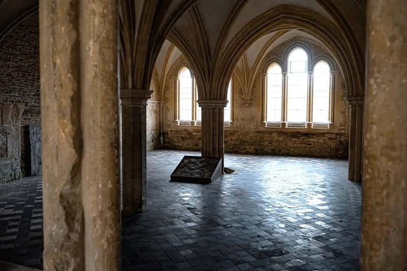 London: Lacock & The Cotswolds Harry Potter Small Group Tour - The road to Gloucester and a taste of the Cotswolds