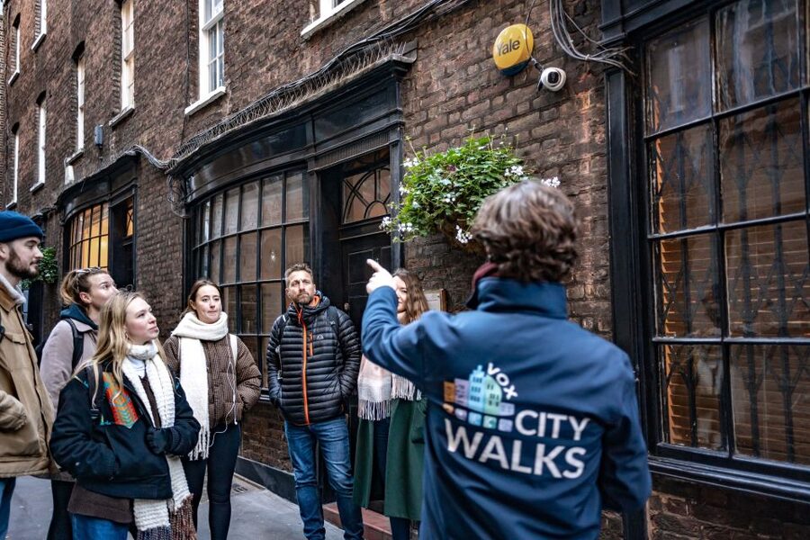 London: Landmarks Walking Tour & Harry Potter Walking Tour - Who should book this experience?