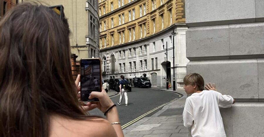 London: Private Family Harry Potter Movie Locations & Cruise - Starting at King’s Cross and Platform 9 ¾