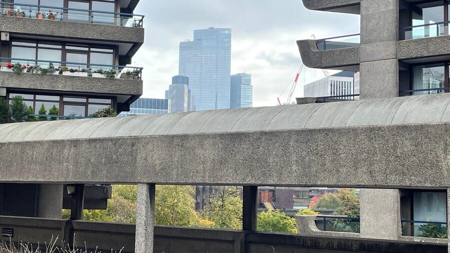 London: Slow Horses TV Series Guided Tour - How the guide shapes the experience