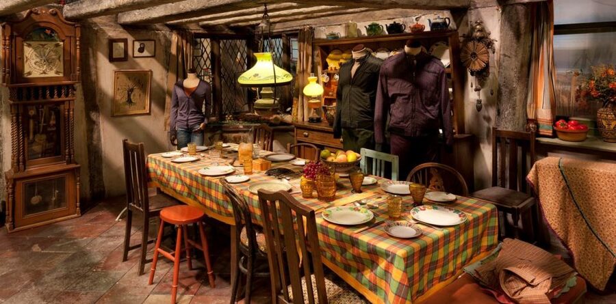 London: Warner Bros. Studio Tour with Hotel Pickup - Seasonal features worth planning around
