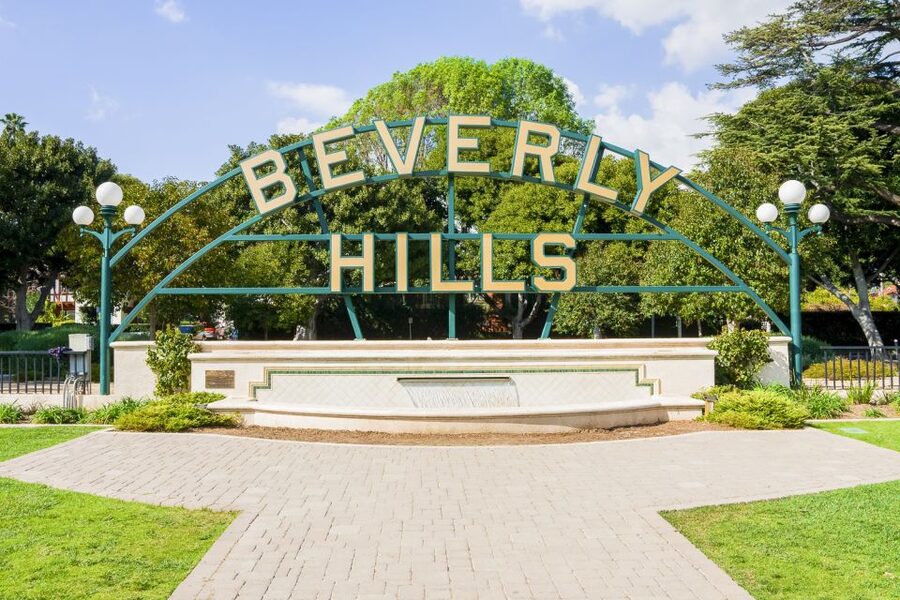Los Angeles: Hollywood & Celebrity Homes Open-Air Bus Tour - Why the guide can make or break the ride