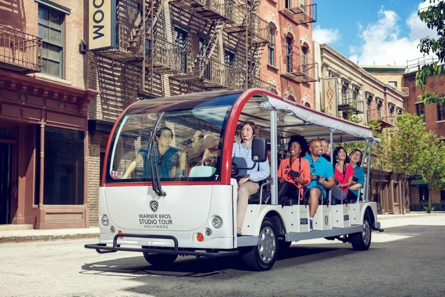 Los Angeles: Warner Bros Studio Hollywood & Bus Tour Package - Key points to know before booking