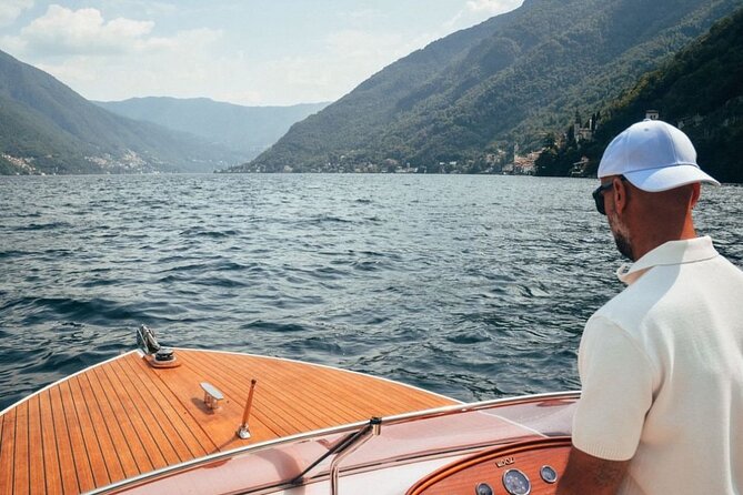 Luxury Boat Tour on Lake Como: Prosecco, Movie Locations & Music - Prosecco, music, and the mood onboard