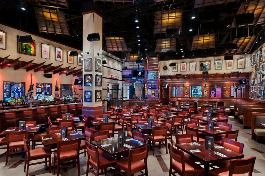 Meal at the Hard Rock Cafe Hollywood Florida - Seating and timing require a little planning