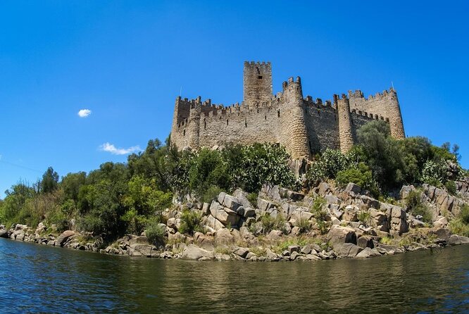 Monsanto (TV's Game of Thrones) Full Day Private Tour from Lisbon - Key points at a glance
