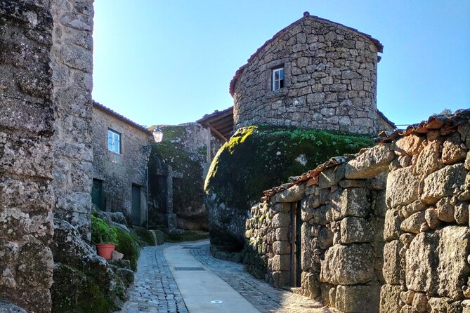 Monsanto (TV's Game of Thrones) Full Day Private Tour from Lisbon - Lunch in Monsanto, with room for flexibility