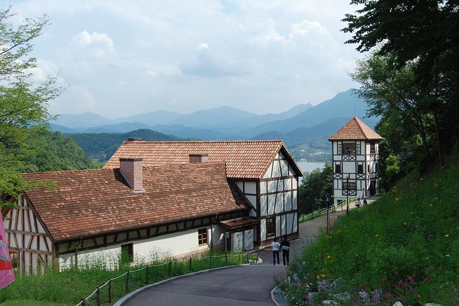 Nami Island and Petite France - Filming location - The Ginseng Center Shopping Stop