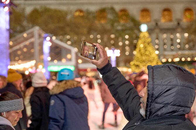 New York City Holiday Movie Sites and Lights Bus Tour - What this holiday movie tour is really like