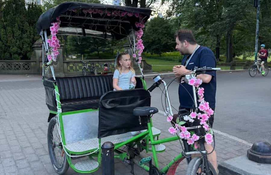 New York City: Home Alone 2 Movie Locations Pedicab Tour - Guides make or break the experience