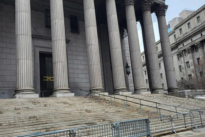NYC Movie & TV Location Running Tour – Jog Iconic Filming Spots - Small Group Benefits and Guide Style