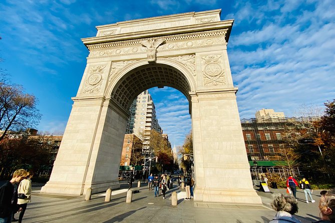 NYC TV & Movie Locations Bus Tour – Friends, Seinfeld & More - Meeting the coach in Midtown Manhattan