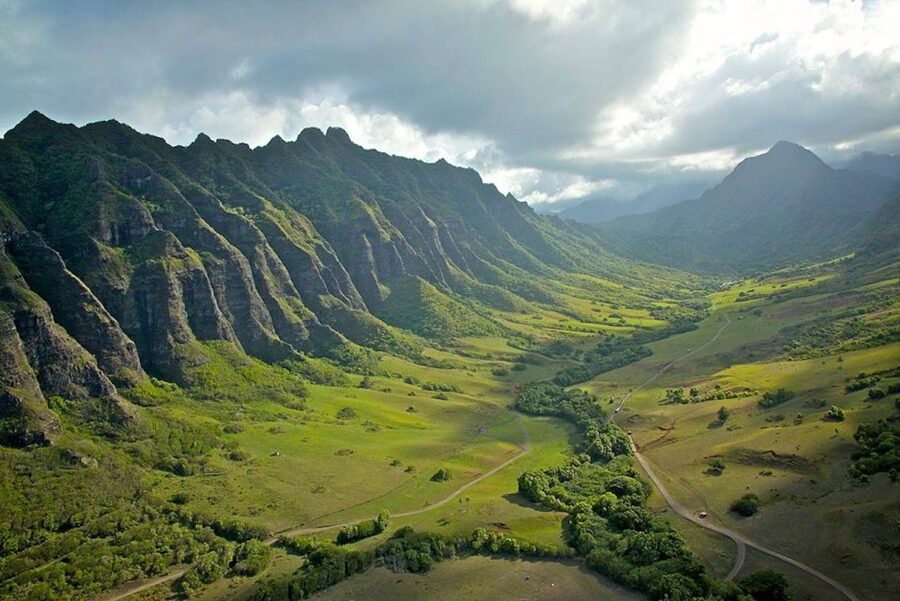 Oahu: Kualoa Movie Sites, Jungle, and Buffet Tour Package - Why this Kualoa Ranch package is worth considering