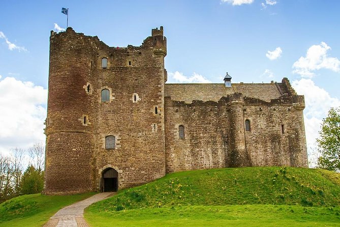 Outlander Luxury Private Day Tour from Edinburgh - Linlithgow Palace, a brief and serious photo stop
