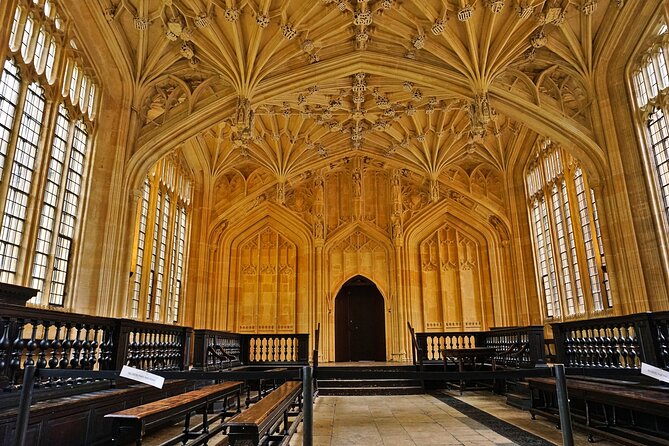 Oxford Harry Potter Film Locations Walking Tour by Alumni™ - Price, group size, and walking effort