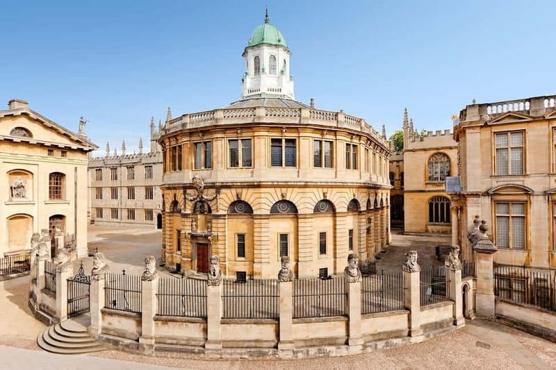 Oxford Walking Tour: Magic, University & Harry Potter Sites - Sheldonian Theatre, Bodleian courtyard, and college exteriors