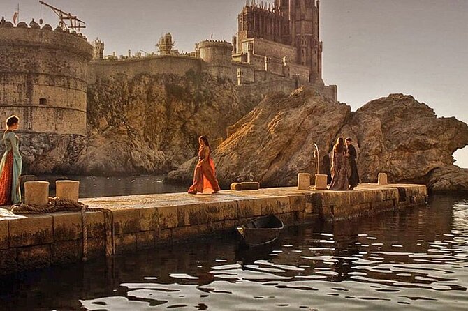 Panorama of the old town ( sunset, game of thrones locations) - A one-hour route around the Old Town walls