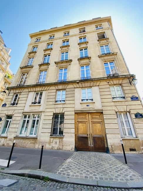Paris: Emily Filming Locations Walking Tour - Key points at a glance