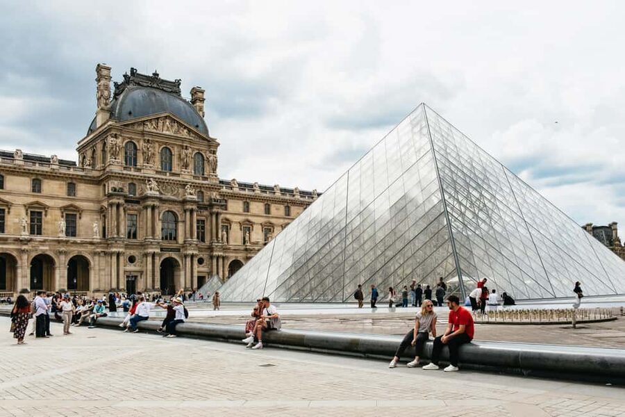 Paris: Emily TV Show Locations Guided Walking Tour - Starting at Place de l’Estrapade, Emily’s Paris home