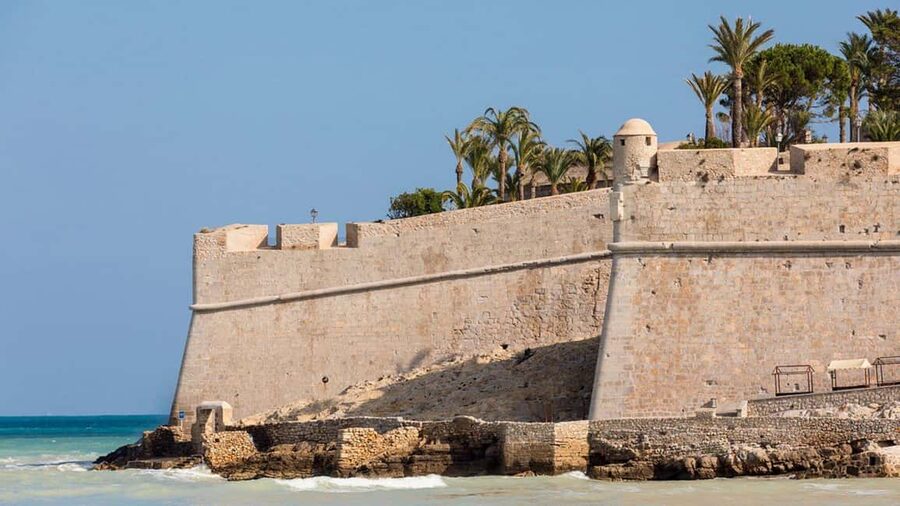 Peníscola Tour Castle Tickets & Game of Thrones locations - Entering the Templar castle