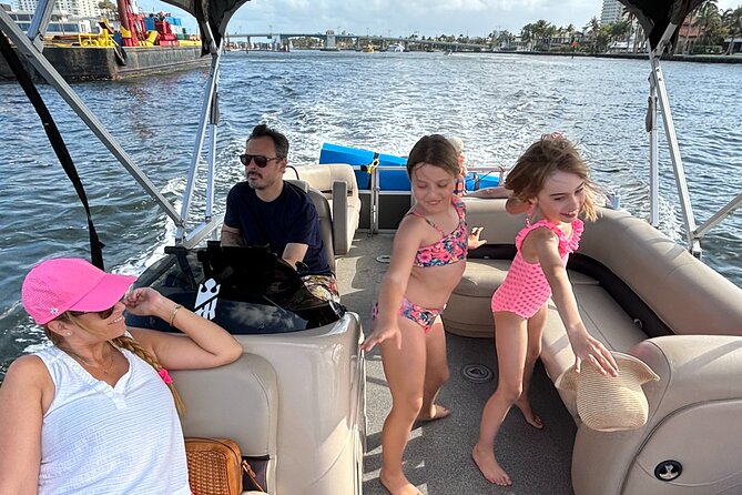 Pontoon Boat 26ft (12pp/115Hp) - Hollywood - FLL - SunBoat rental - Cruising the Intracoastal near Hollywood and Fort Lauderdale