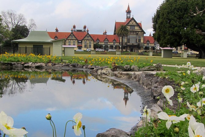 Private 3 Days Tour From Auckland: Hobbiton, Hamilton, Rotorua & Waitomo Caves - Key points to know before booking
