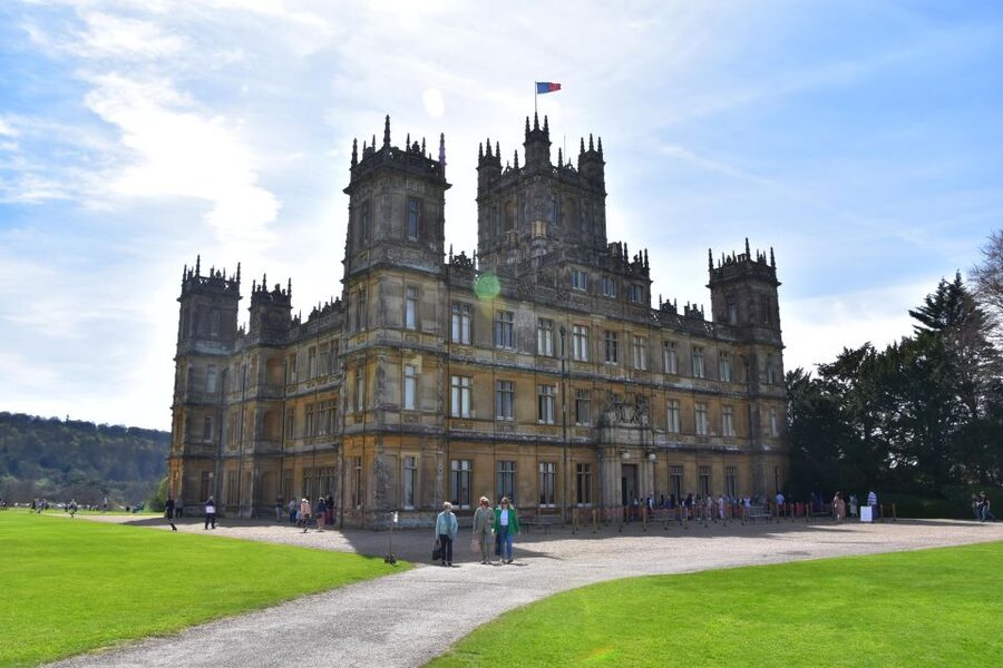 Private Downton Abbey Day Tour, including Pub Lunch - The guide and driver can make or break the day