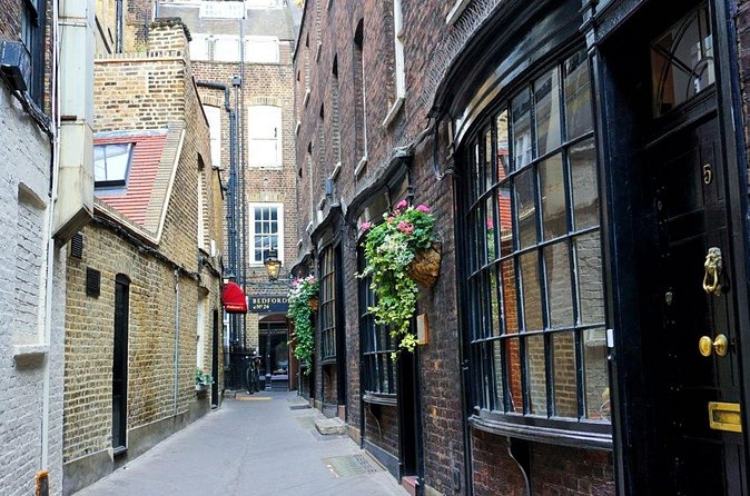 Private Harry Potter in London with Chauffeur Tour - Borough Market, the Leaky Cauldron, and Harry’s film bedroom