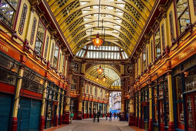 Private Harry Potter in London with Chauffeur Tour - Trafalgar Square: films, premieres, and a grand opening
