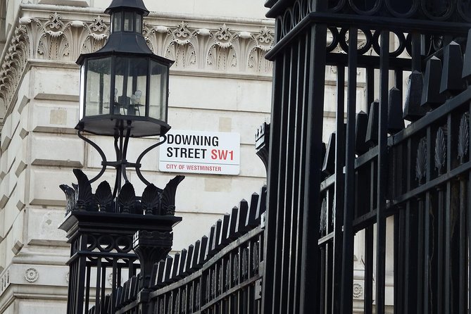 Private Harry Potter Walking Tour of London - London Bridge views and the river chase