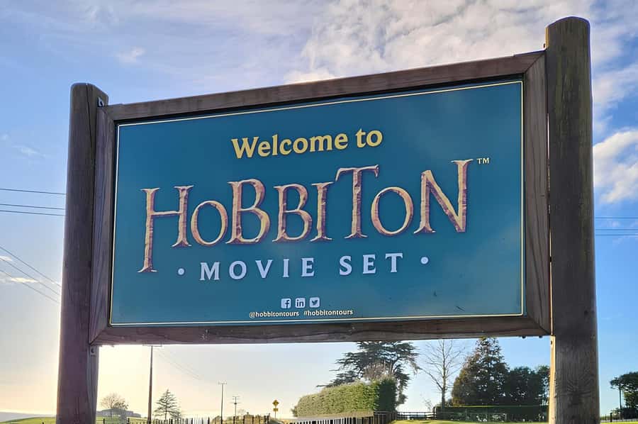 Private Hobbiton & BlueSprings & Redwood forest fromAuckland - Rotorua in two and a half hours