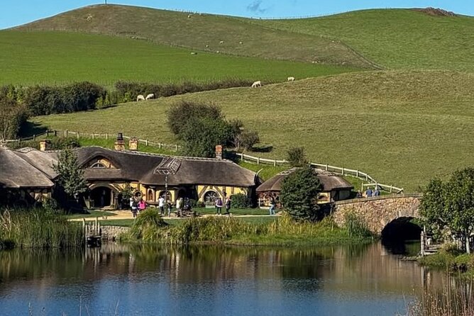 Private Hobbiton Movie Set and Rotorua Day Trip from Auckland - Wai-O-Tapu Thermal Wonderland in one hour