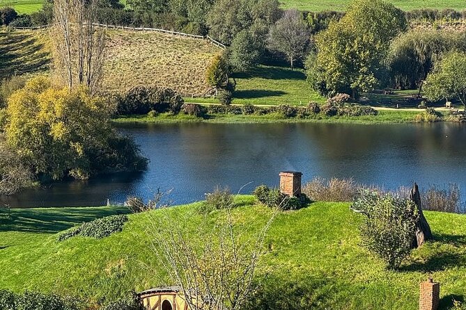 Private Hobbiton Movie Set and Rotorua Day Trip from Auckland - Te Puia brings Māori culture into the day