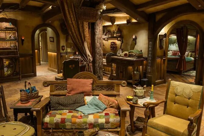 Private Hobbiton & Waitomo Caves Transfer from Auckland - The morning pickup and the road south