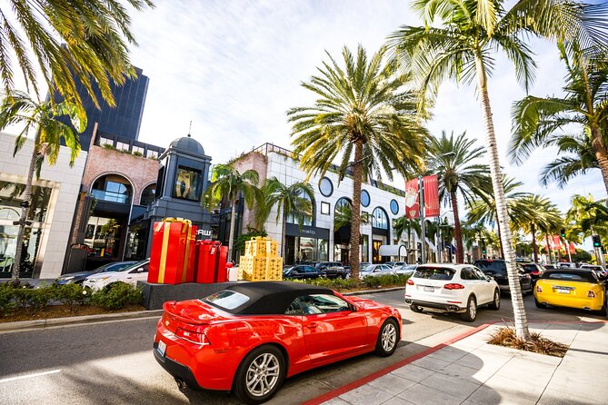Private Hollywood and Celebrity Homes Bus Tour - The Dolby Theatre and Capitol Records