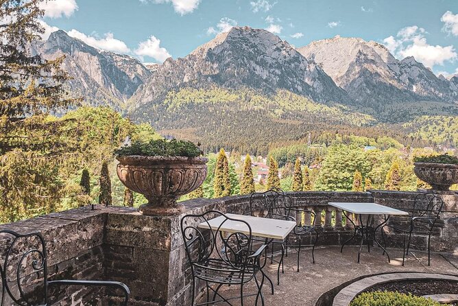 Private Movie Castles at Peles, Cantacuzino and Bran Castle Tour - A private vehicle changes the shape of the day