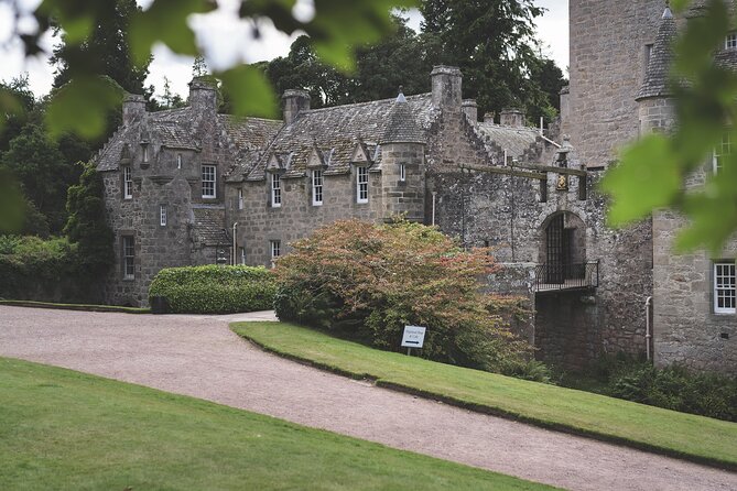 Private Outlander & Cawdor Castle Tour - Clava Cairns: Ancient Stones and Outlander Connections