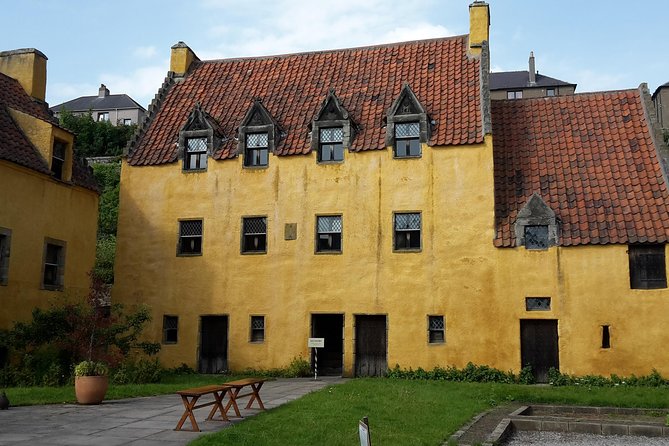 Private Outlander Tour from Edinburgh - Linlithgow Palace and the Wentworth prison setting