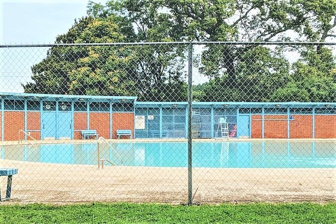 Private Stranger Things "The Upside Down" Film Locations Tour in Atlanta - Hawkins neighborhoods and the families’ homes