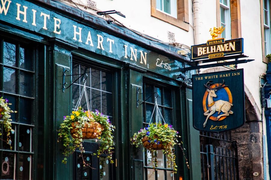 Private tour: discover the city which inspired Harry Potter - Victoria Street and the old-town lanes
