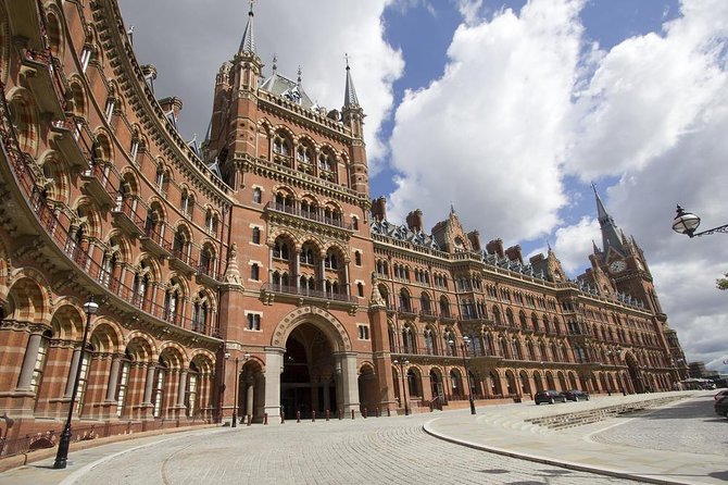 Private Tour: Downton Abbey London Locations by Taxi - Clubs, shops, and the world of the English gentry