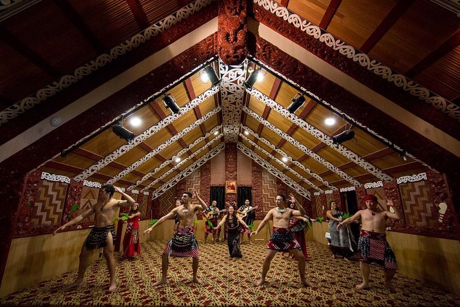 Private Tour - Hobbiton Movie Set & Te Puia (Rotorua) - Key Things to Know Before You Book