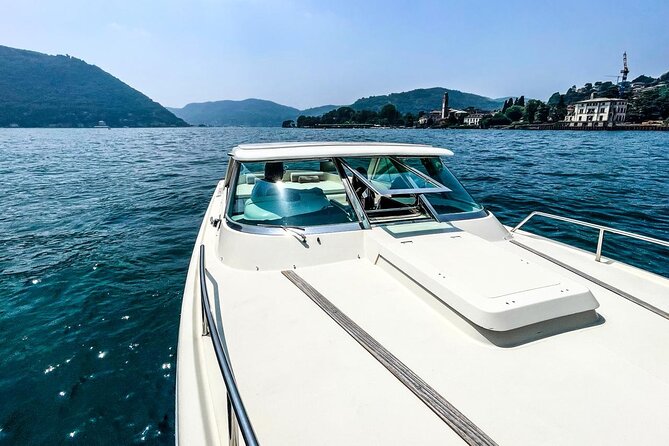 Private tour on "Colombo 31 HT" the Hollywood star boat - Ossuccio, Comacina Island, and the eastern shore
