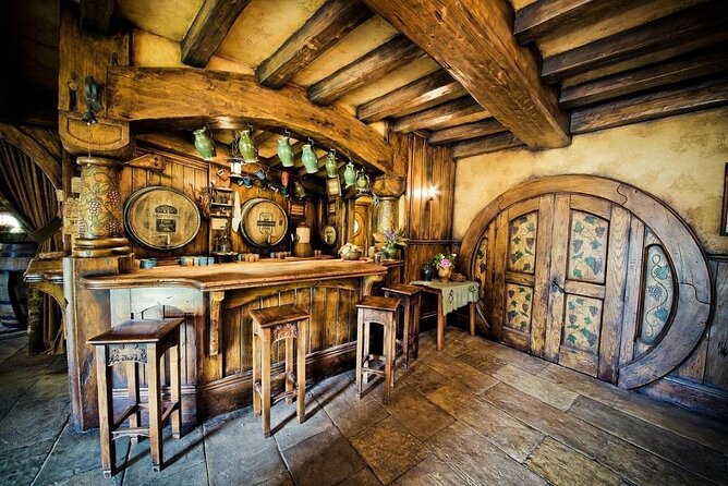 Private Tour: Ruakuri Cave, Waitomo Glowworm & Hobbiton Movie Set - Booking advice and practical details