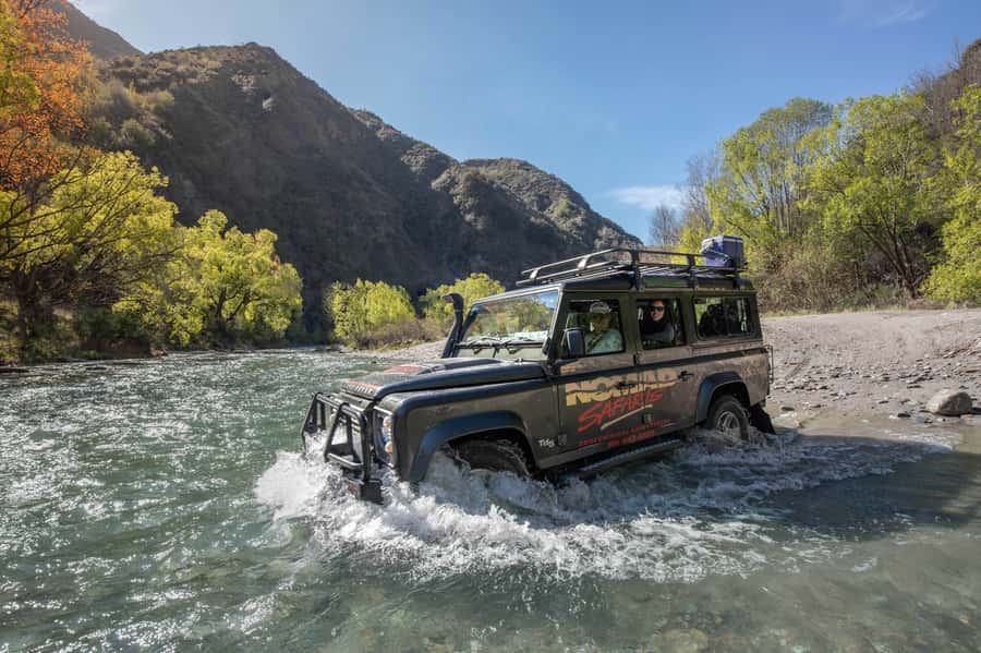 Queenstown: 4WD Lord Of the Rings Half-Day Tour - Gold panning beside the Arrow River